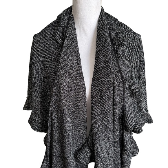 Just Jamie Black & Silver Metallic Ruffled Waterfall Open Arm Shawl Cardigan OS - Picture 4 of 13